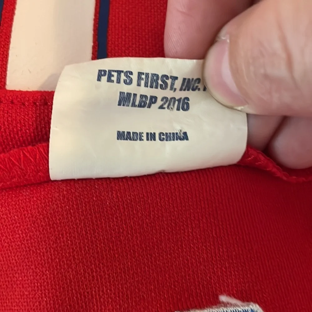 Pets First size Large 🐶 shirt‎ adorable
